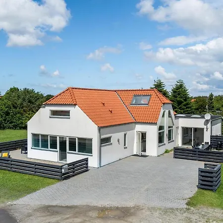 בית נופש Beautiful In With Sauna